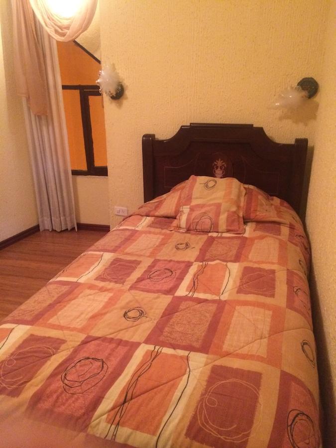 Hotel Catedral Кіто Номер фото