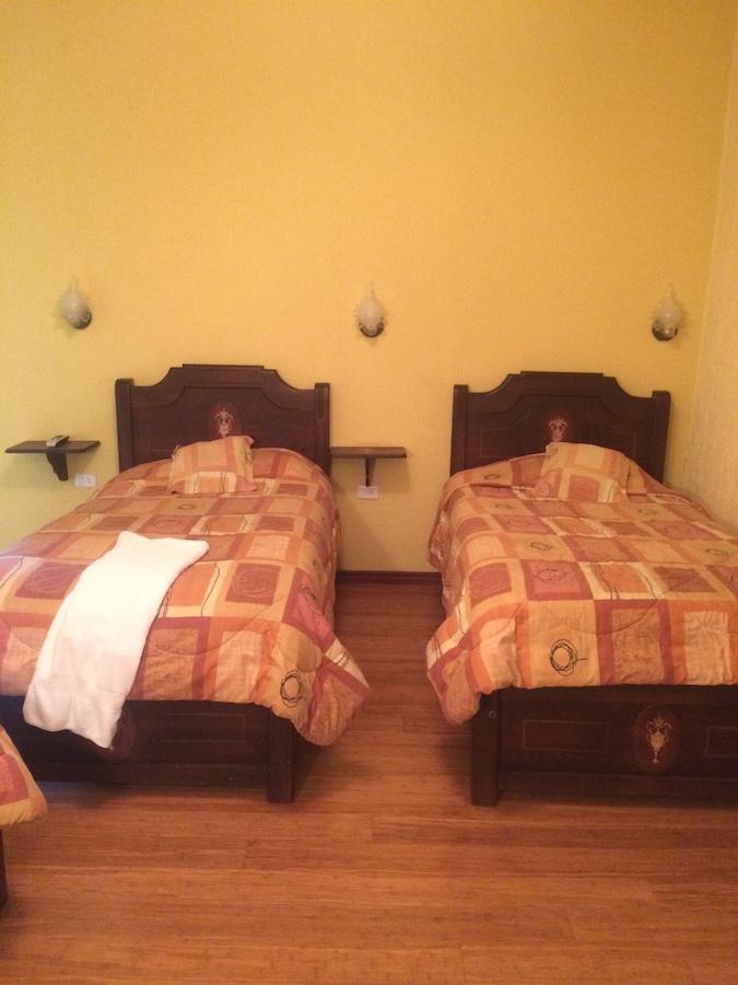Hotel Catedral Кіто Номер фото