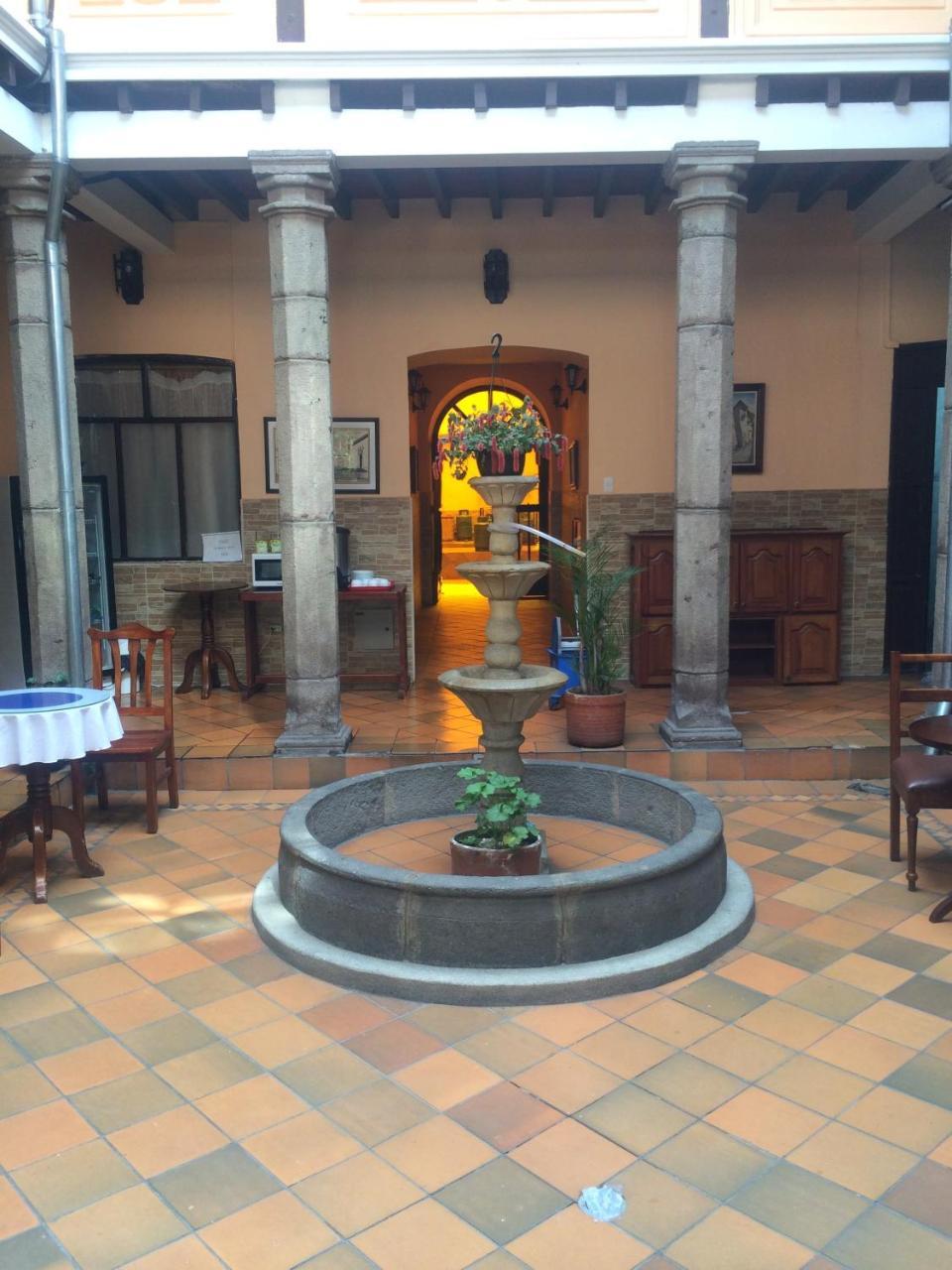 Hotel Catedral Кіто Екстер'єр фото
